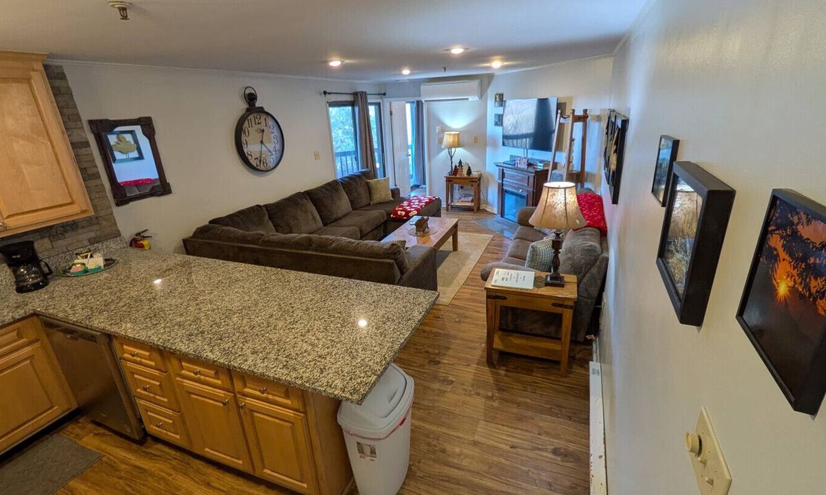 Ghent Condo | D104 · Winterplace Ski in Ski out condo First floor! D104
