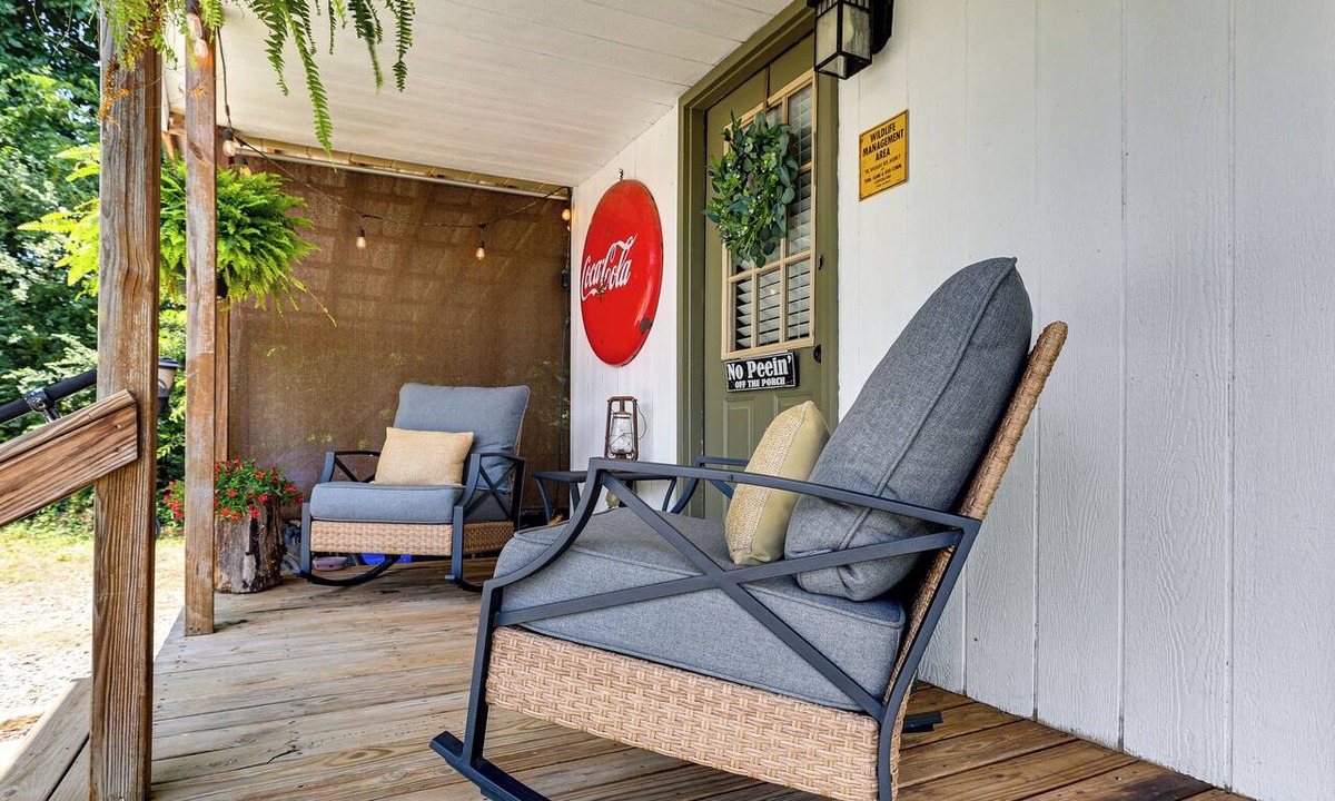 Dayton Cabin | Dayton Cabin on 42-Acre Farm: Fish, Hike, Unwind!
