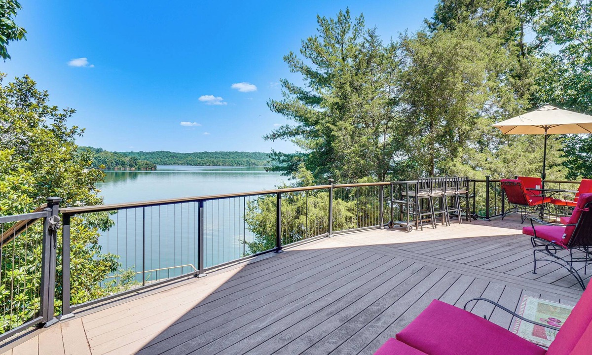Spring City House | Decked Out! Private Dock Escape on Watts Bar Lake
