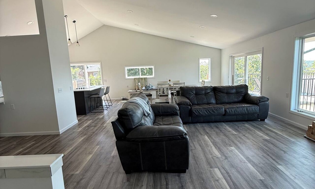 Eddyville House | Deer Run on Eddy Bay 4 bd , 3 bath luxury lake living!