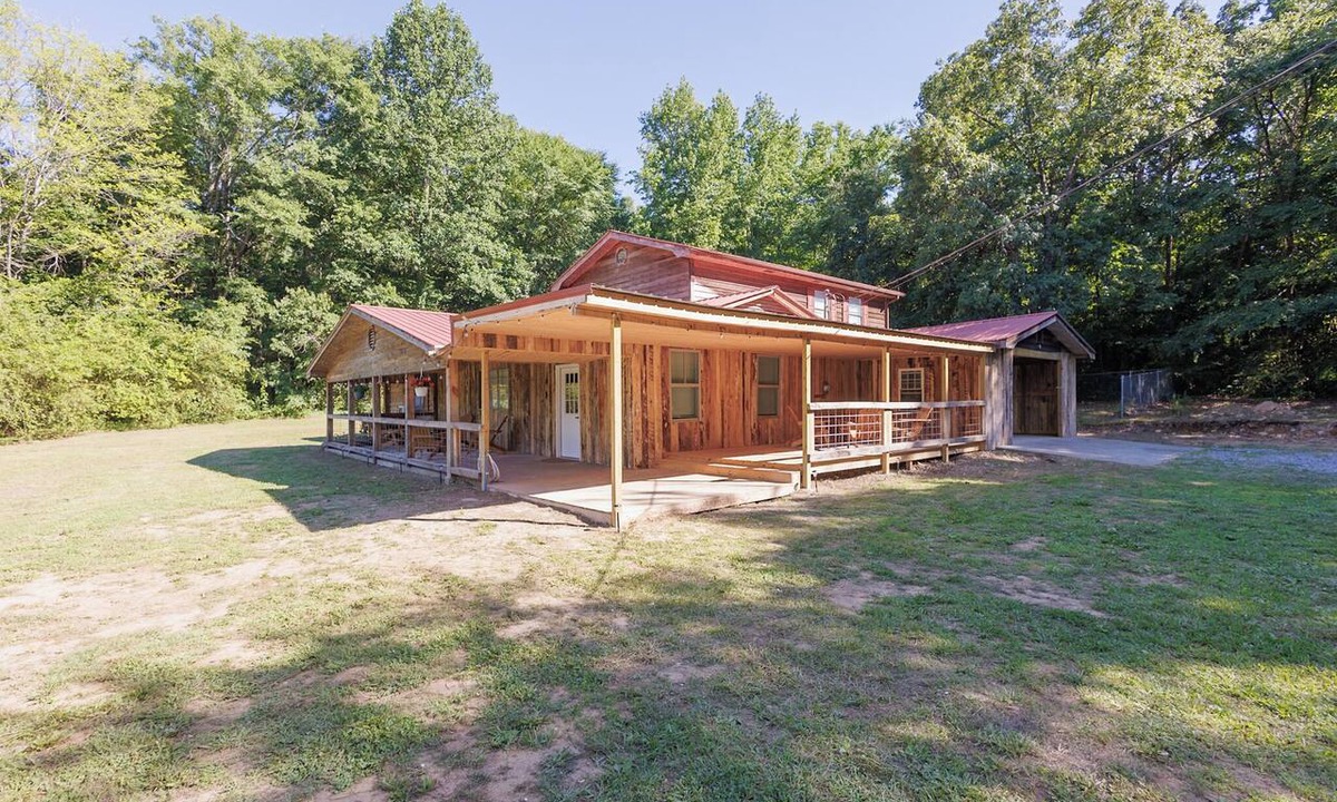 Benton House | Delaneice Retreat Lodge