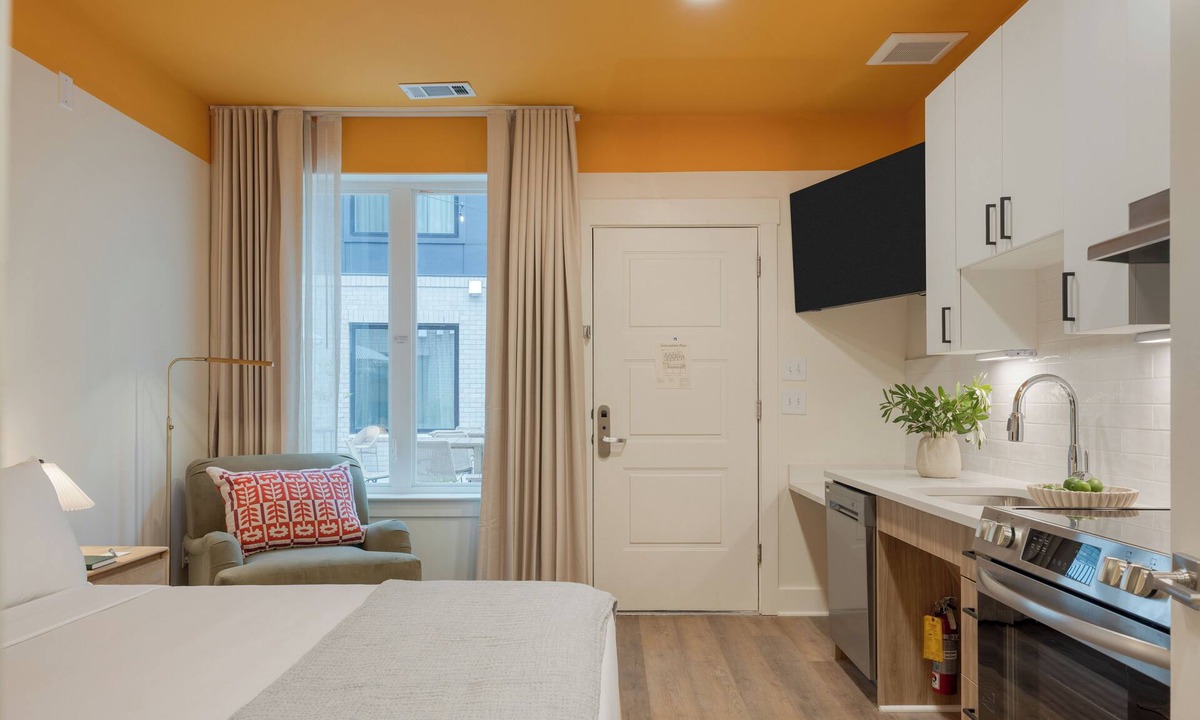 12 South Hotel | Deluxe Queen Accessible Room + Full Kitchen | Rooftop + Courtyard | The Gilmore