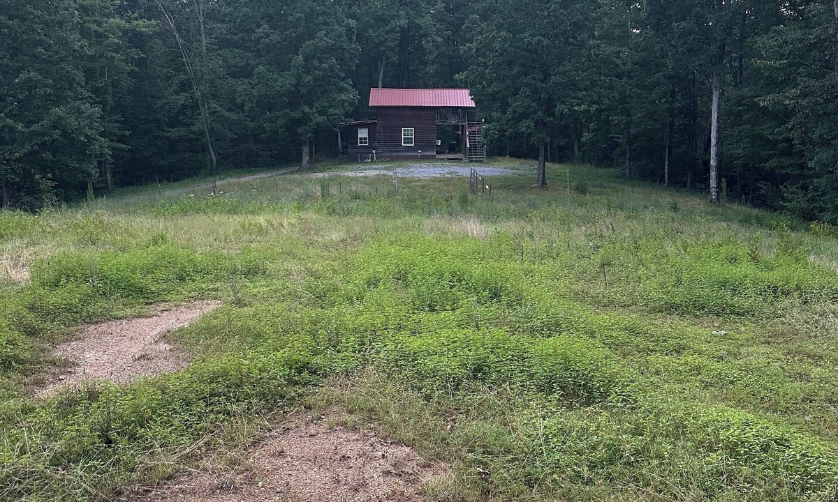 Ashley Oaks Cabin | Direct Windrock trail access Breathtaking views right from your bedroom sleeps 4