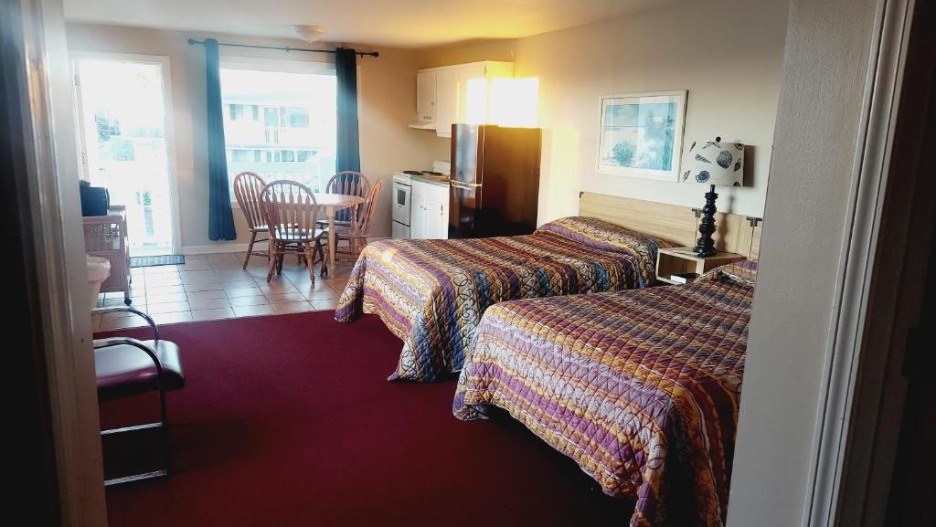 North Carolina Coast Hotel | Dolphin Lane Motel