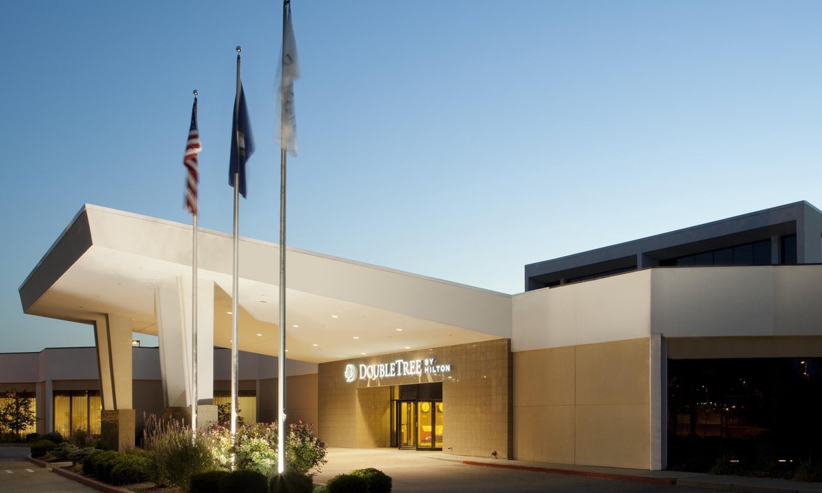 Mount Saint Joseph Hotel | DoubleTree by Hilton Cincinnati Airport