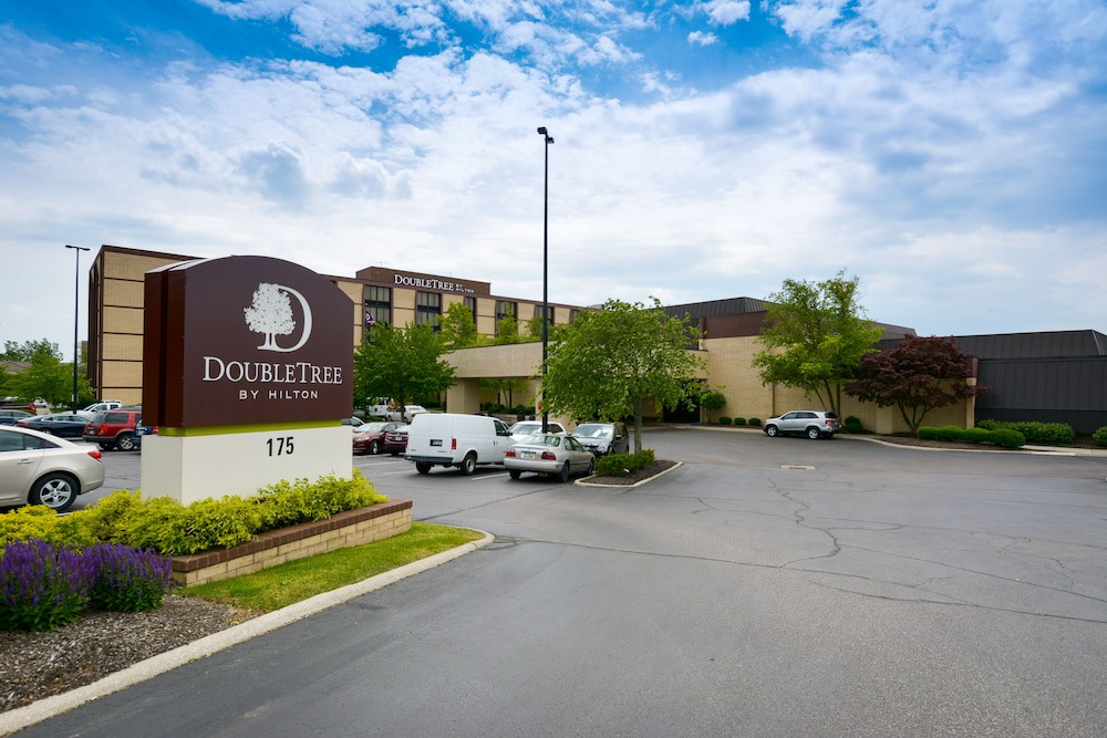Crosswoods Hotel | DoubleTree by Hilton Columbus/Worthington