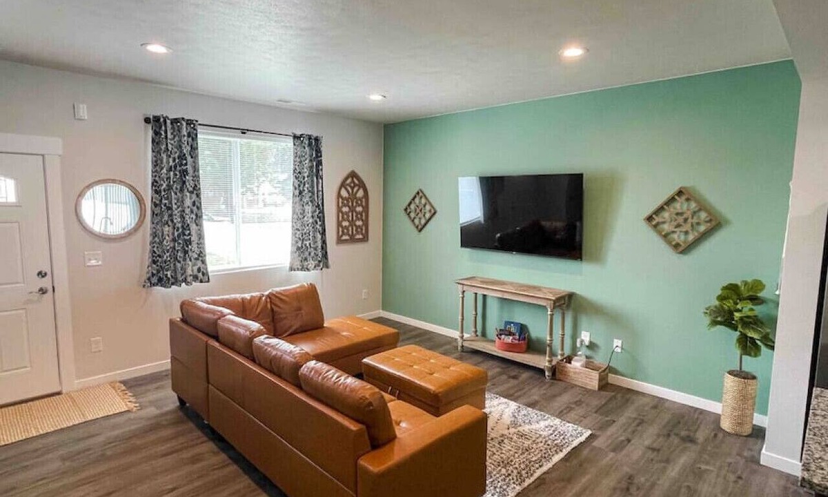 Spokane Villa | Downtown 3/2, garage, EV Charger, private yard, walk to arena!