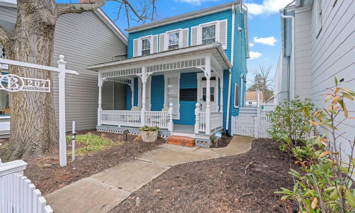 St. Michaels House | Downtown Flat Walk to Dining & Shops Sleeps 4