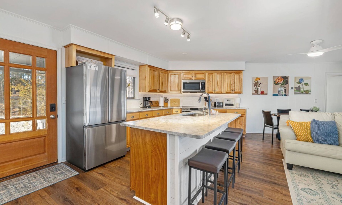 Henrico House | Dream Lakefront Escape | Private Dock | Kayaks