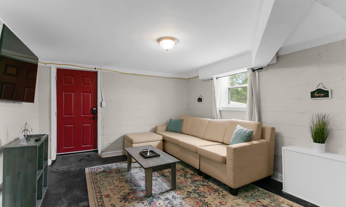 Birmingham Condo | Dugan Cottage Suite B - City Stay/WorkSpace/WiFi