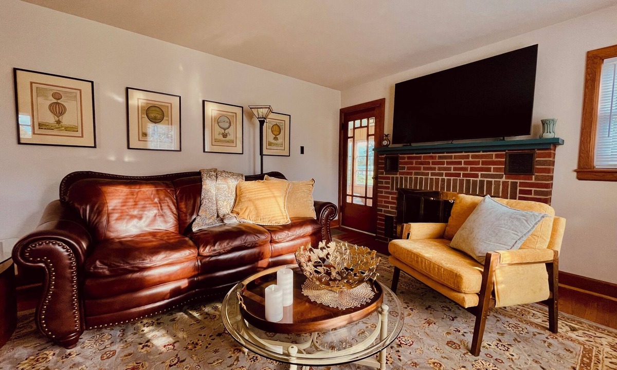 Edinburg House | Echoes of Edenburg
