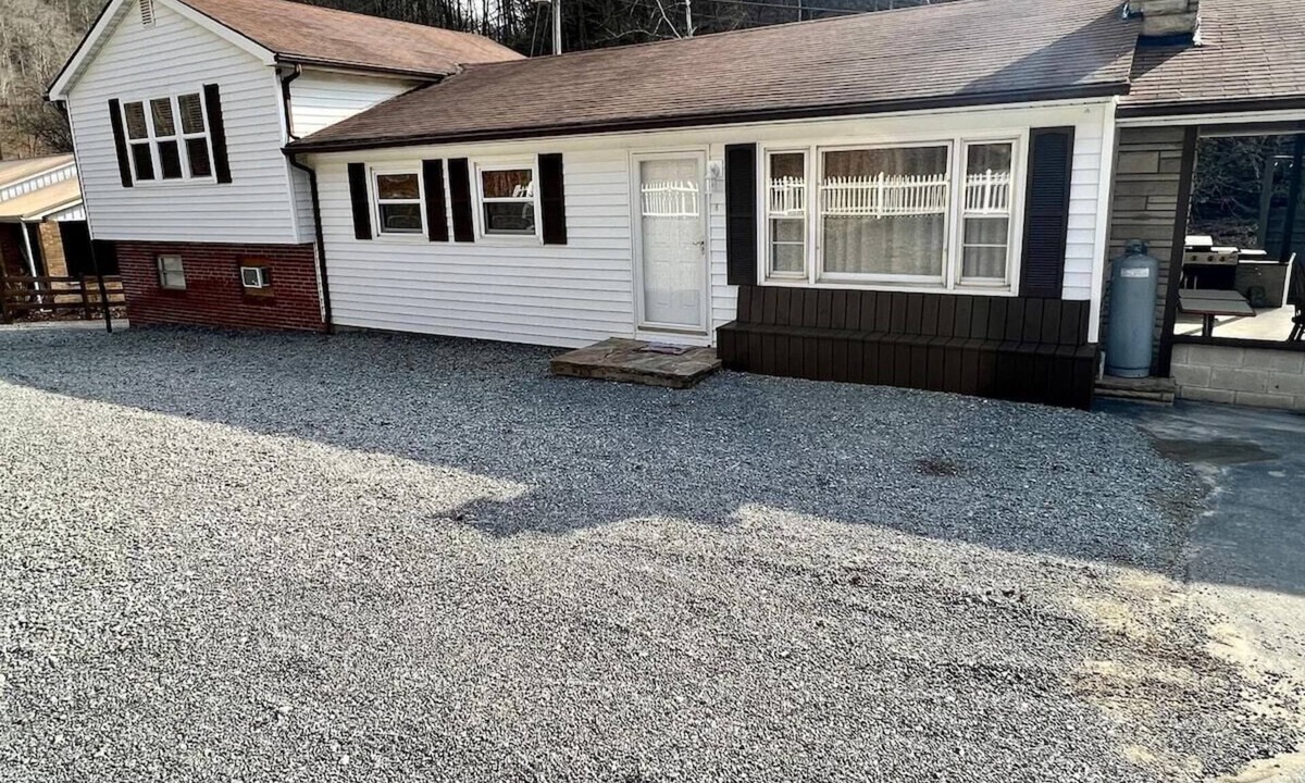 Gilbert House | Ellis Trail Lodging in Gilbert West Virginia across from the Rockhouse trails