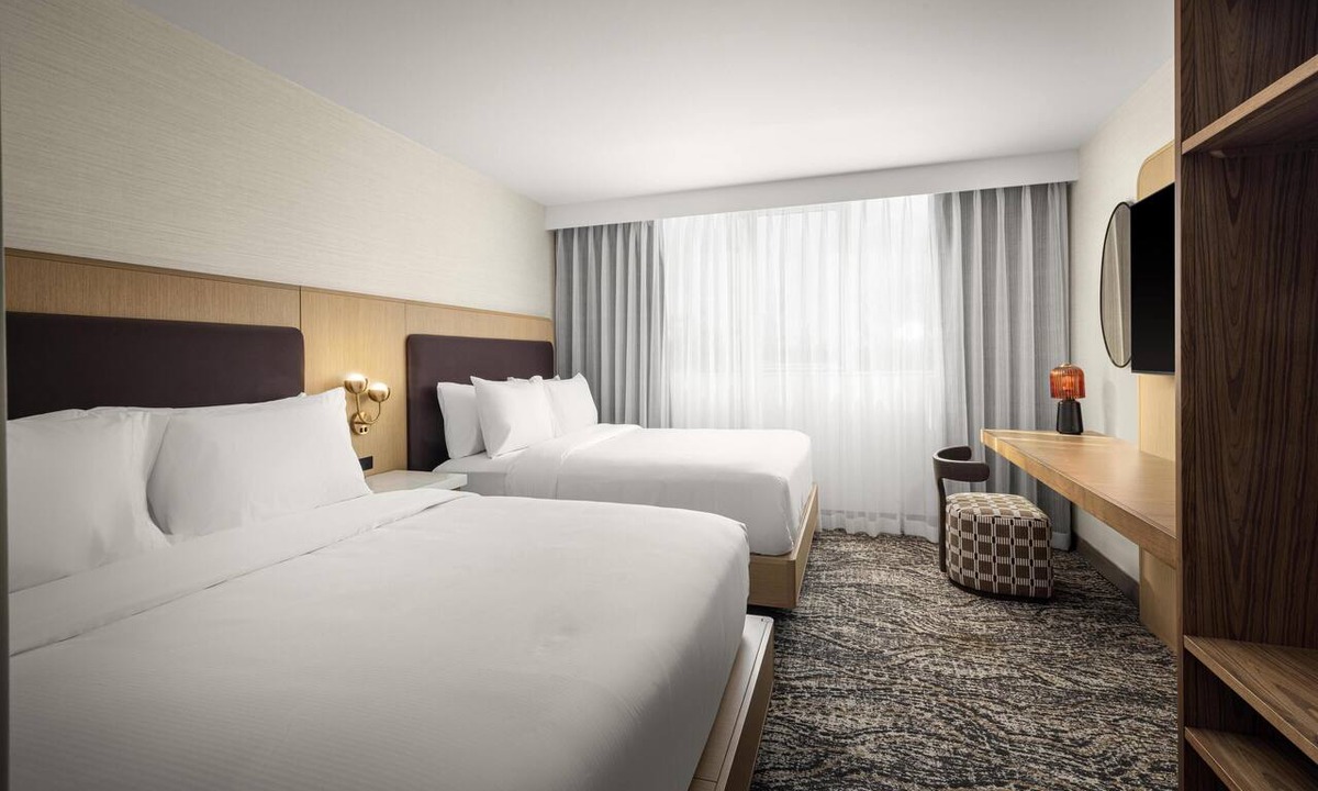 Blue Ash Hotel | Embassy Suites by Hilton Cincinnati Northeast Blue Ash