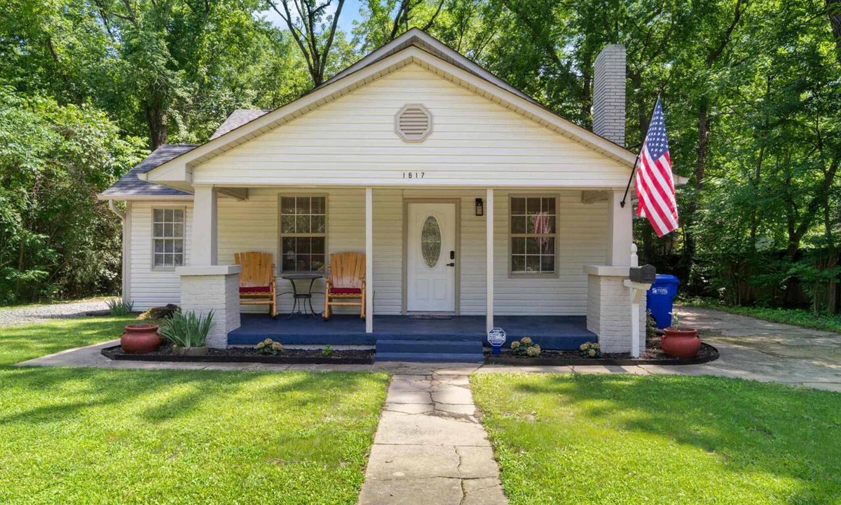 Conway House | Emerald Escape, a Central 4BR/5BA Home with Game Room, Large Yard & Walk to UCA!