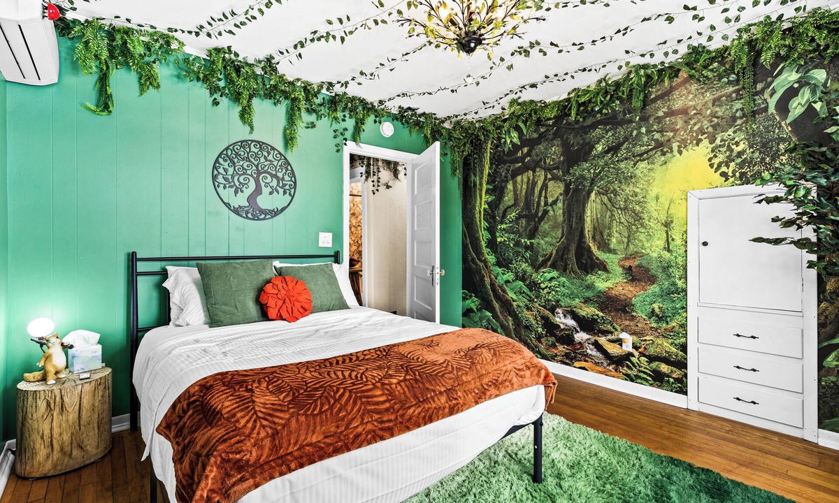 Superior House | Enchanted Forest Home Near Duluth