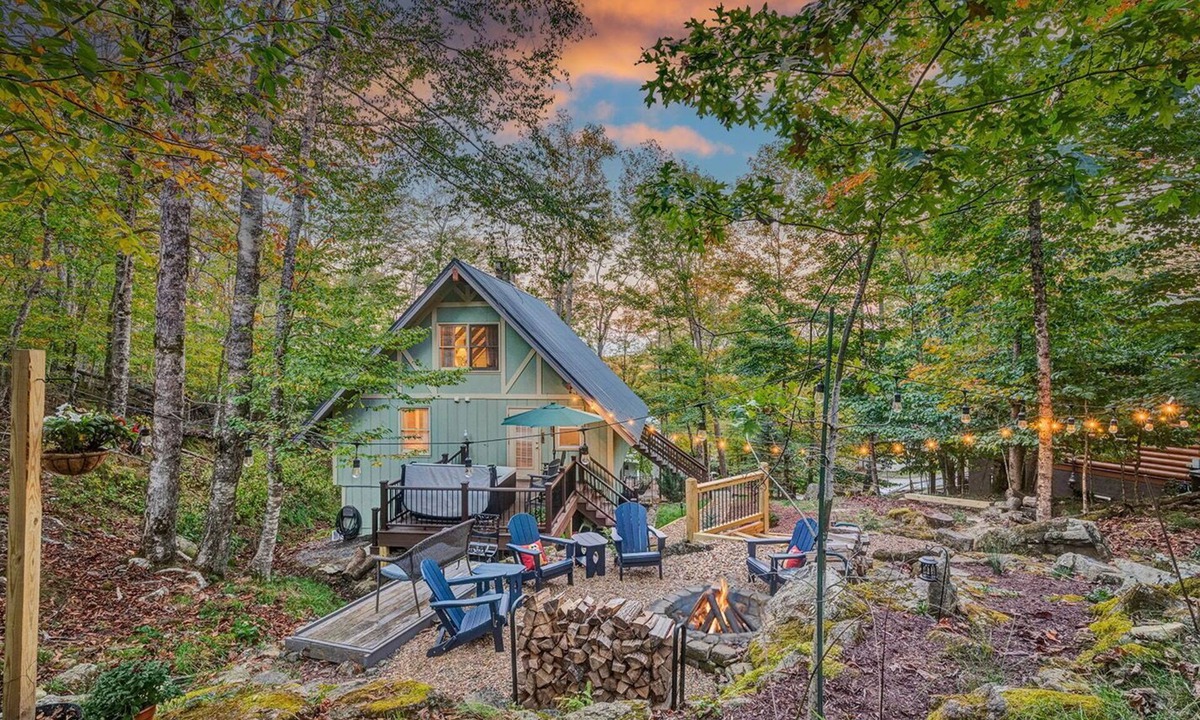 Beech Mountain Ski Chalet | Enchanting 4 bedroom chalet with Hot Tub and Fire Pit in Beech Mountain