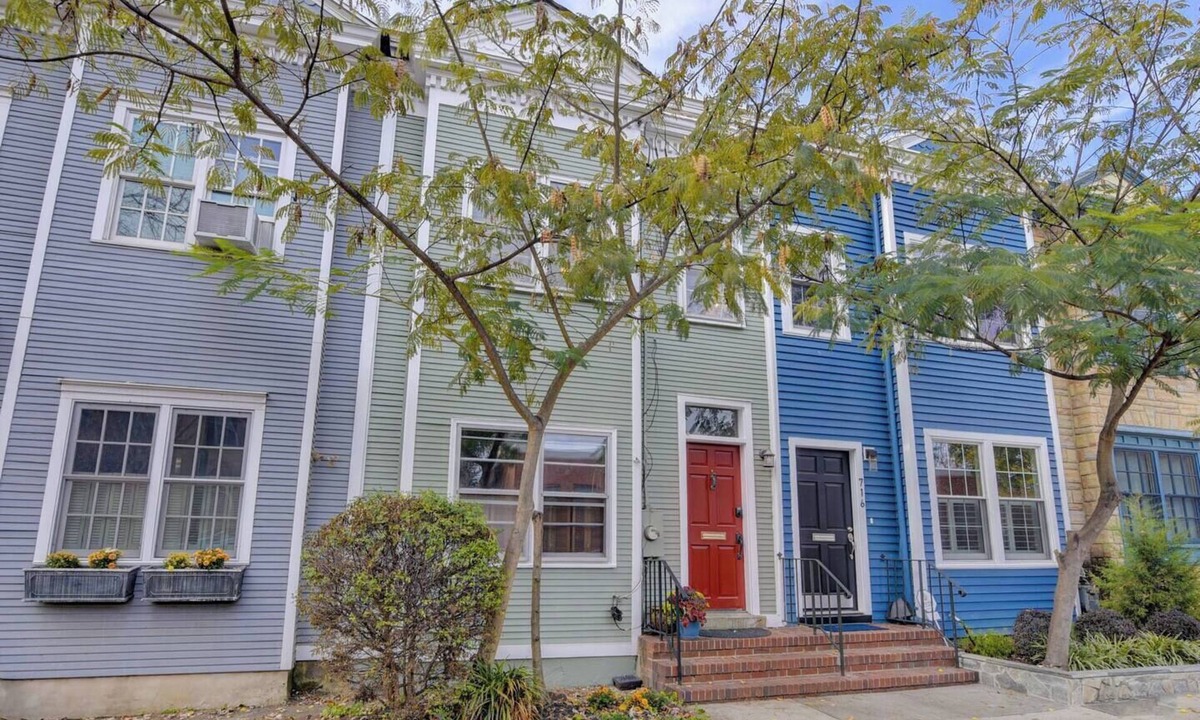 Old Town West House | Enchanting ALX Escape, 2 bedroom townhome