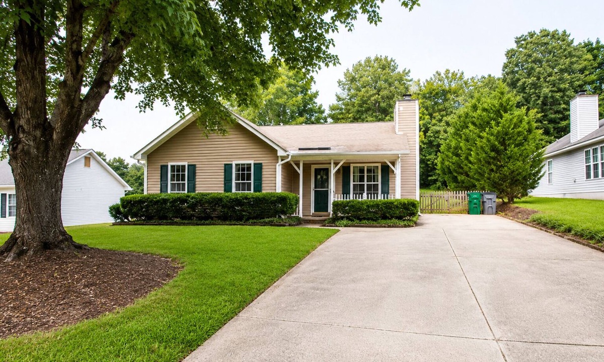 Paw Creek Cottage | Entire home in Charlotte, North Carolina