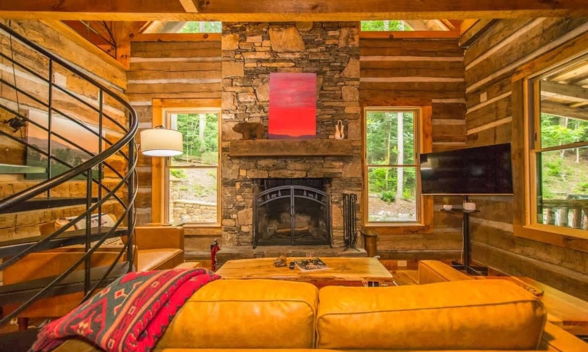 Saluda Cabin | Epic 1BR Cabin w/Outdoor Fireplace~Free Tix