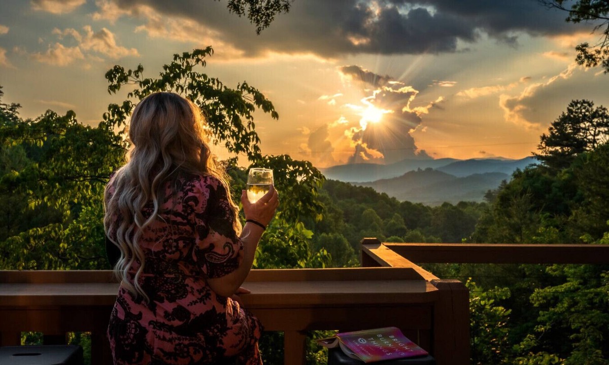 Bryson City House | Epic Stay Sleep 14 | 2 Game Rooms | Hot Tub| Sauna