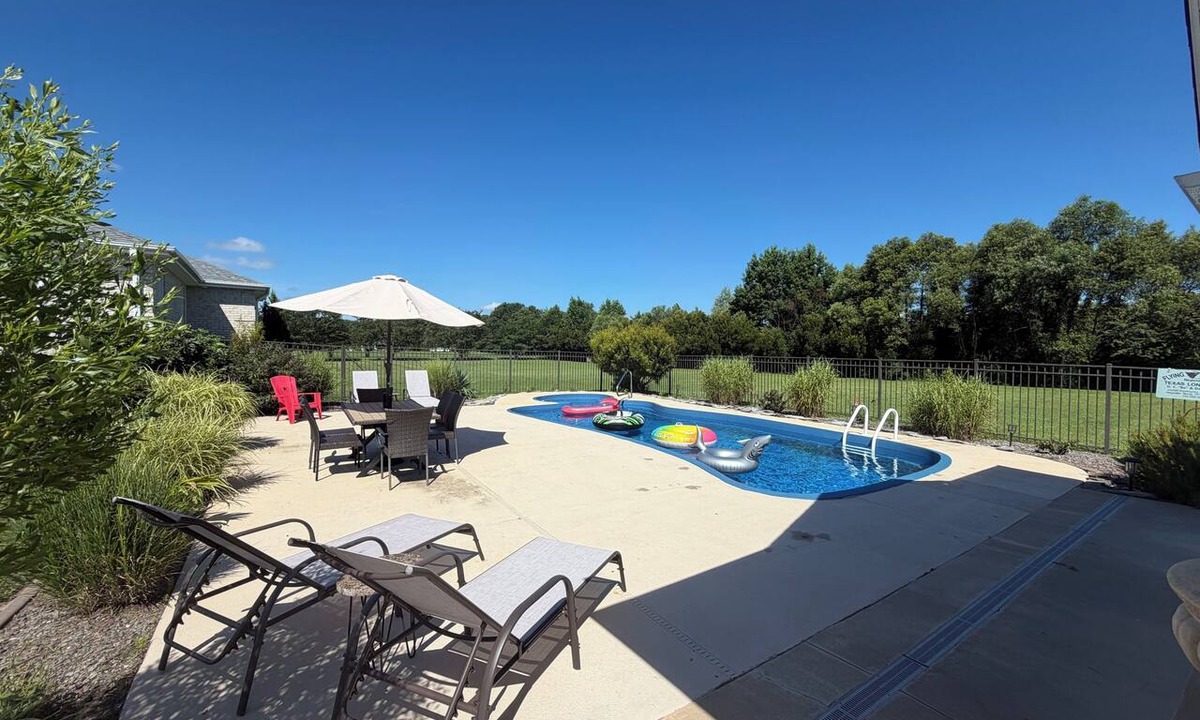 Fentress House | Escape to Your Own Private Oasis In Moyock, NC