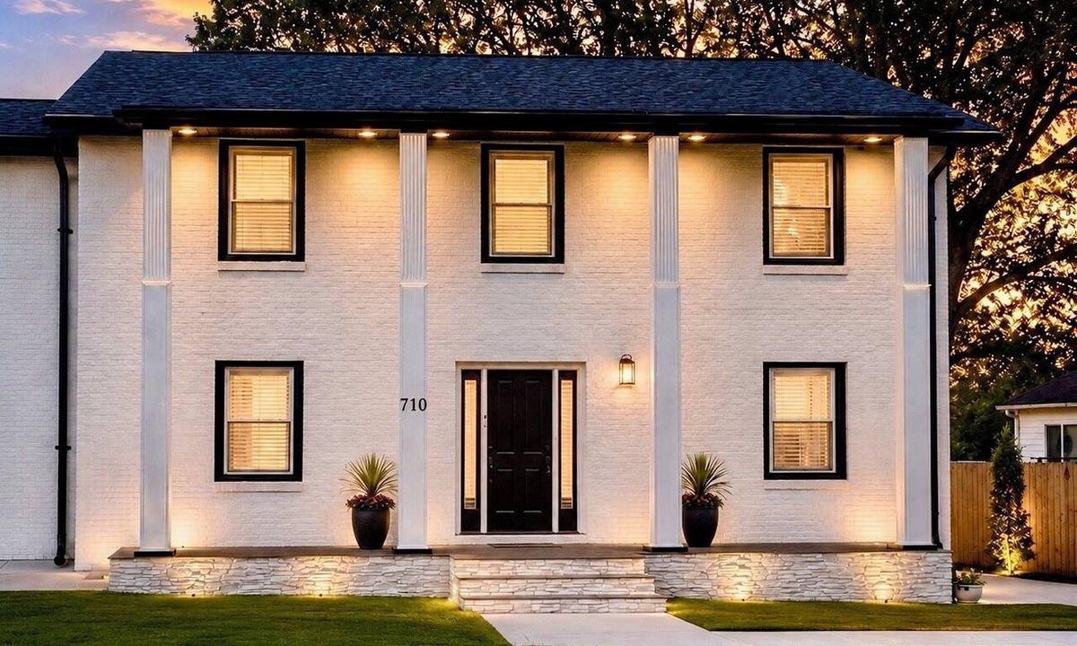 Gastonia House | Executive 4BR 3.5BA Home Sleeps 9 Near CLT & CaroMont Medical Center