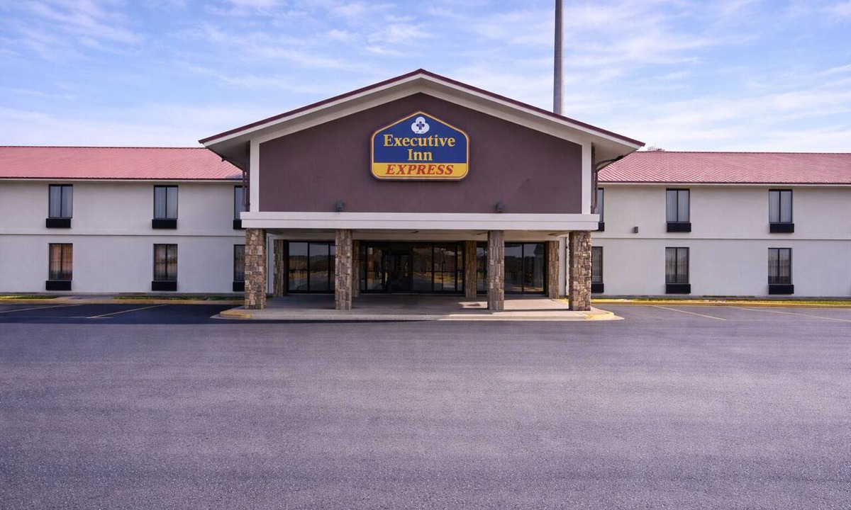 Pine Bluff Hotel | Executive Inn Pine Bluff