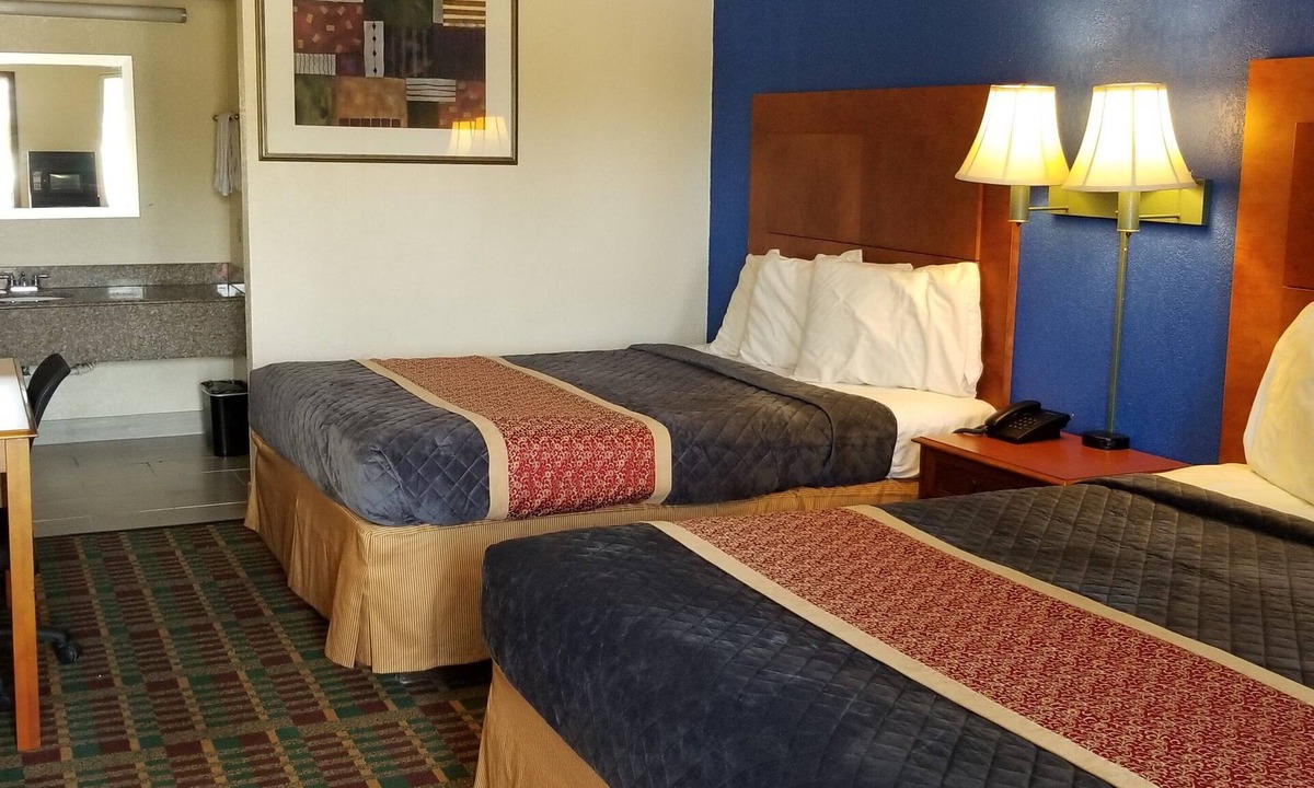 Victoria Hotel | Executive Inn