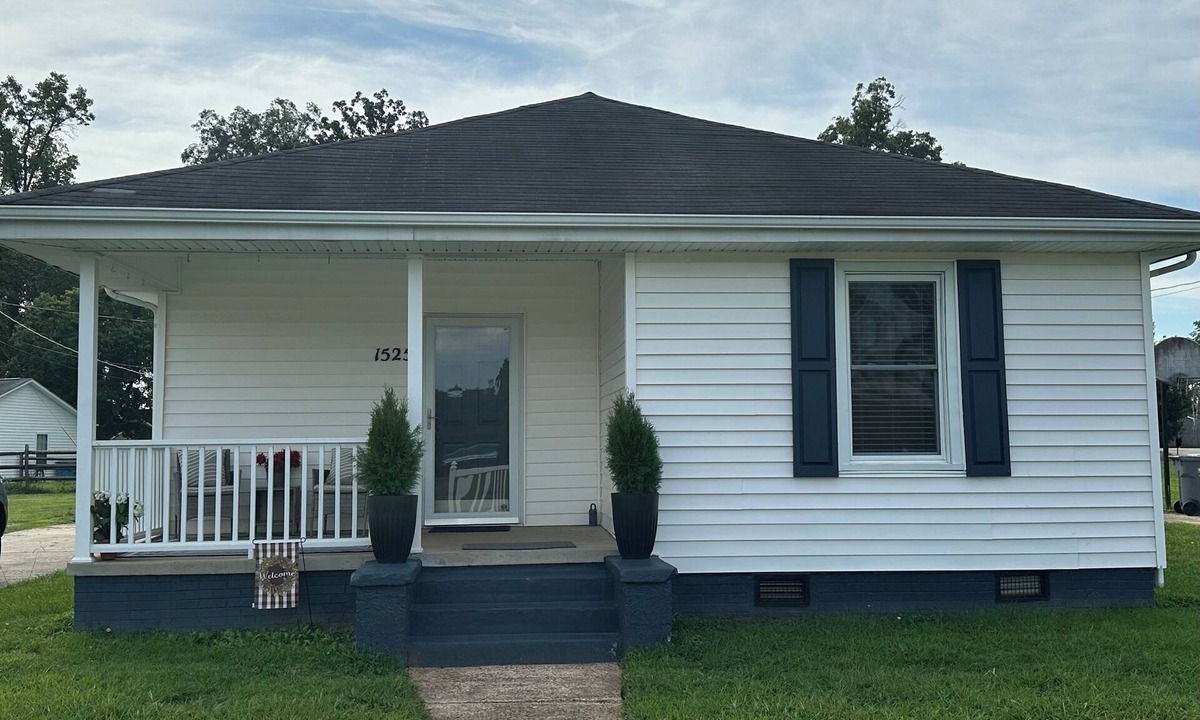 North Belmont House | Experience Charlotte! Close to CLT Airport, White Water Center and More!