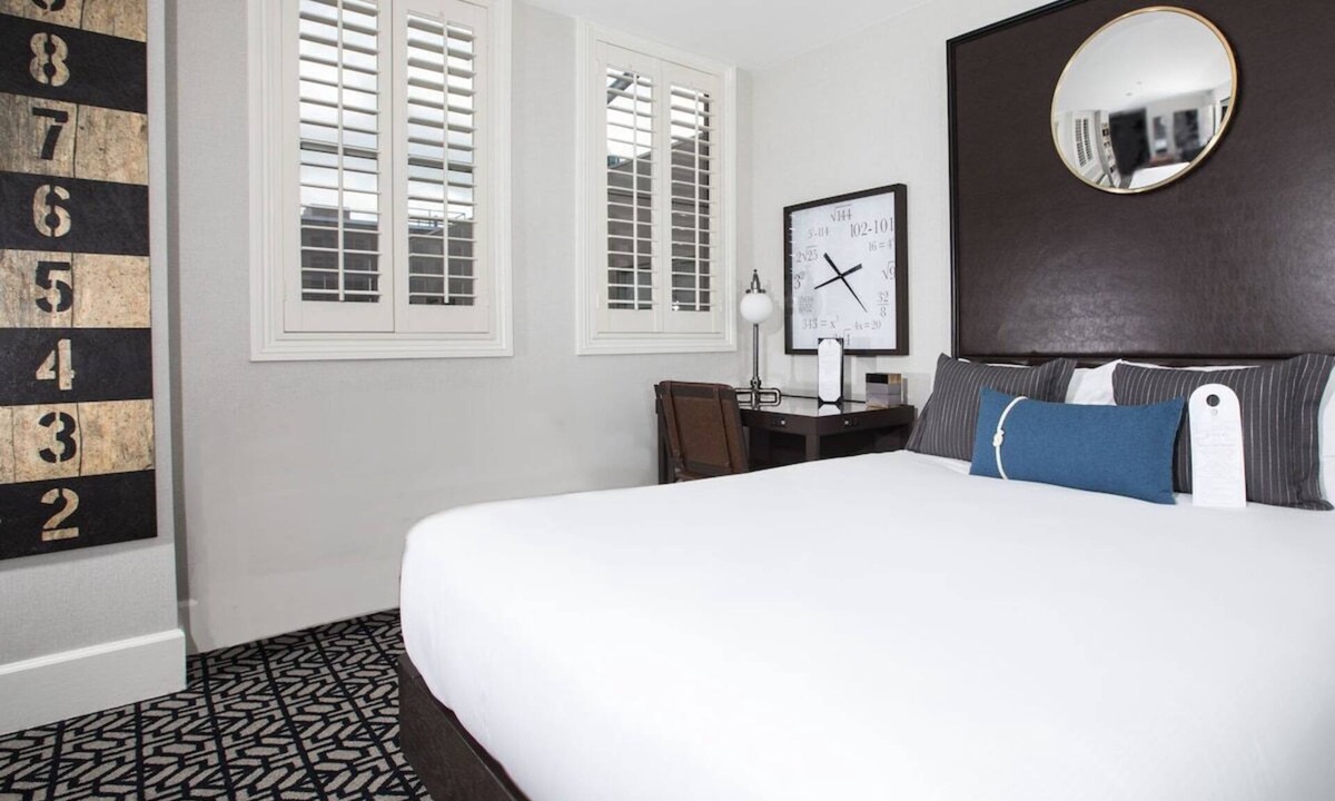 South Beach House | Experience Soothing Moments & Luxury! Pet-friendly Property, Onsite Parking!
