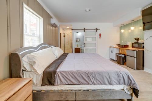 Bellepoint Apartment | Explore the Hinton Historic District! Luxe Studio