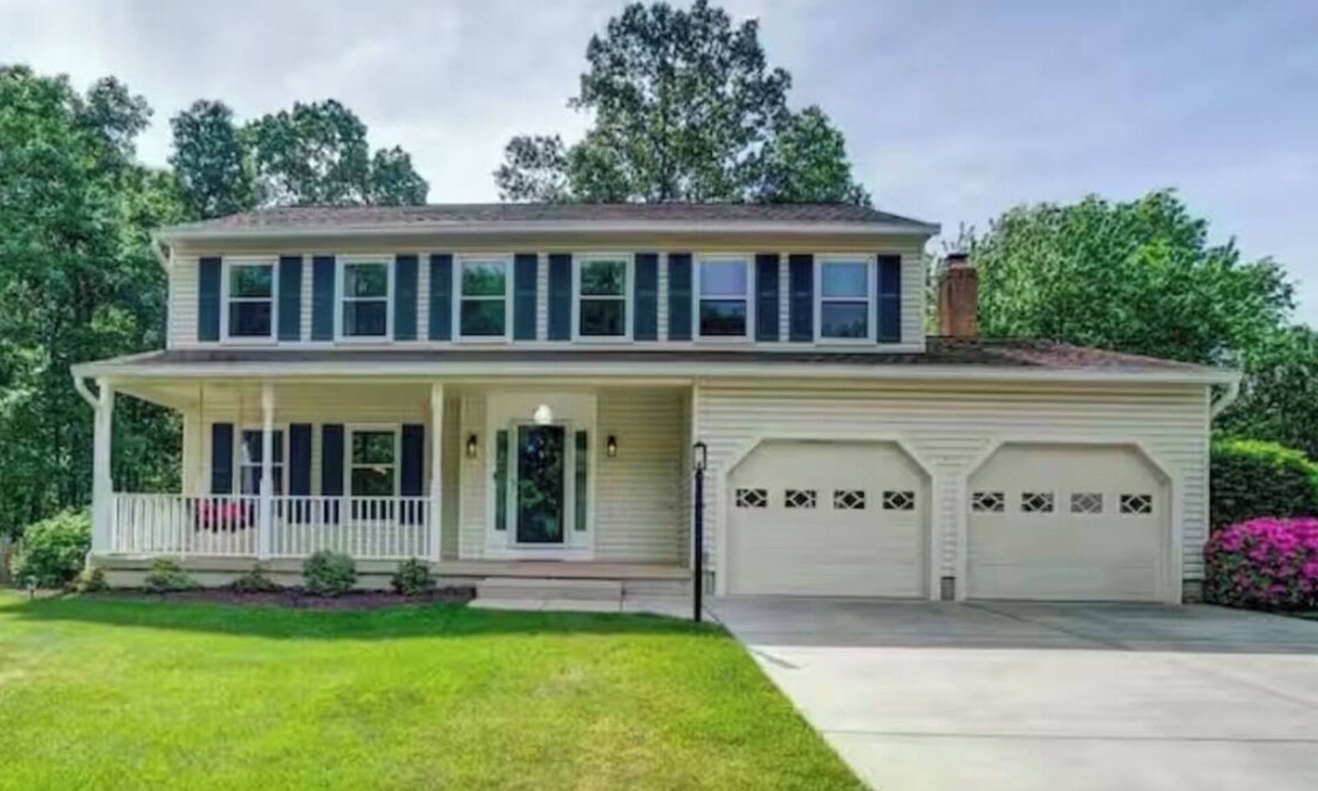 Fairfax House | Exquisite & Immaculate 5BD