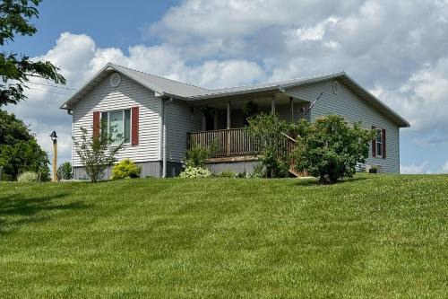 Corinth House | Families Welcome! Corinth Escape w/Lake Views