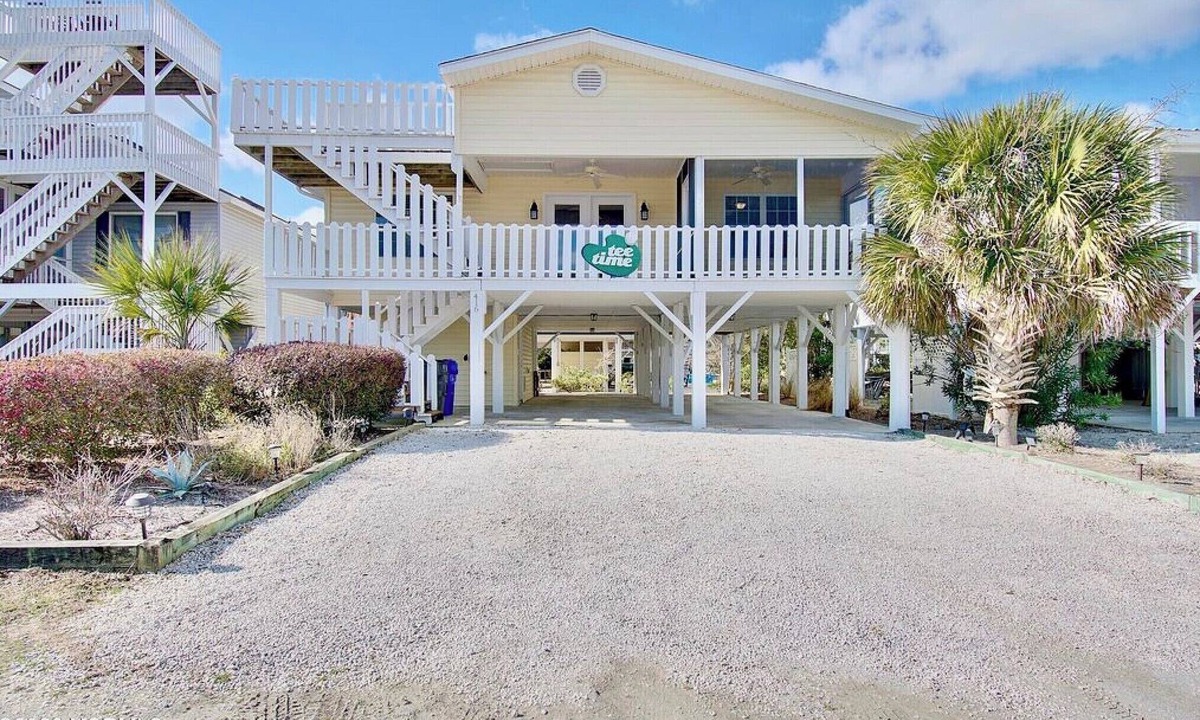 Sunset Beach House | Family and fun awaits you at our Tee Time Sunset Beach house!