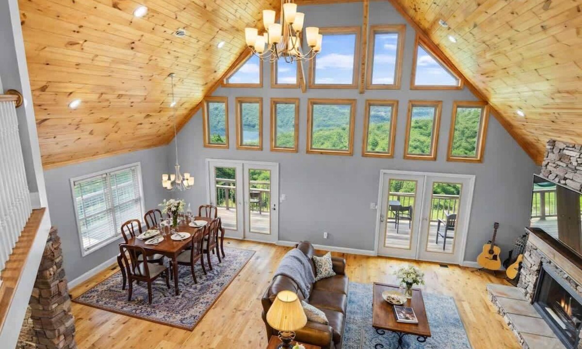 Maynardville House | Family Fun at Norris Lake: Views & Firepit