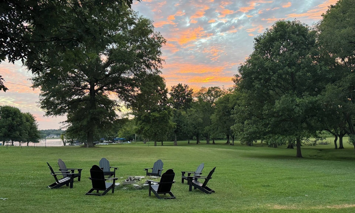 Hendersonville House | Family Lakefront Retreat with Kayaks + SUP’s + Firepit just 30 mins to Nashville