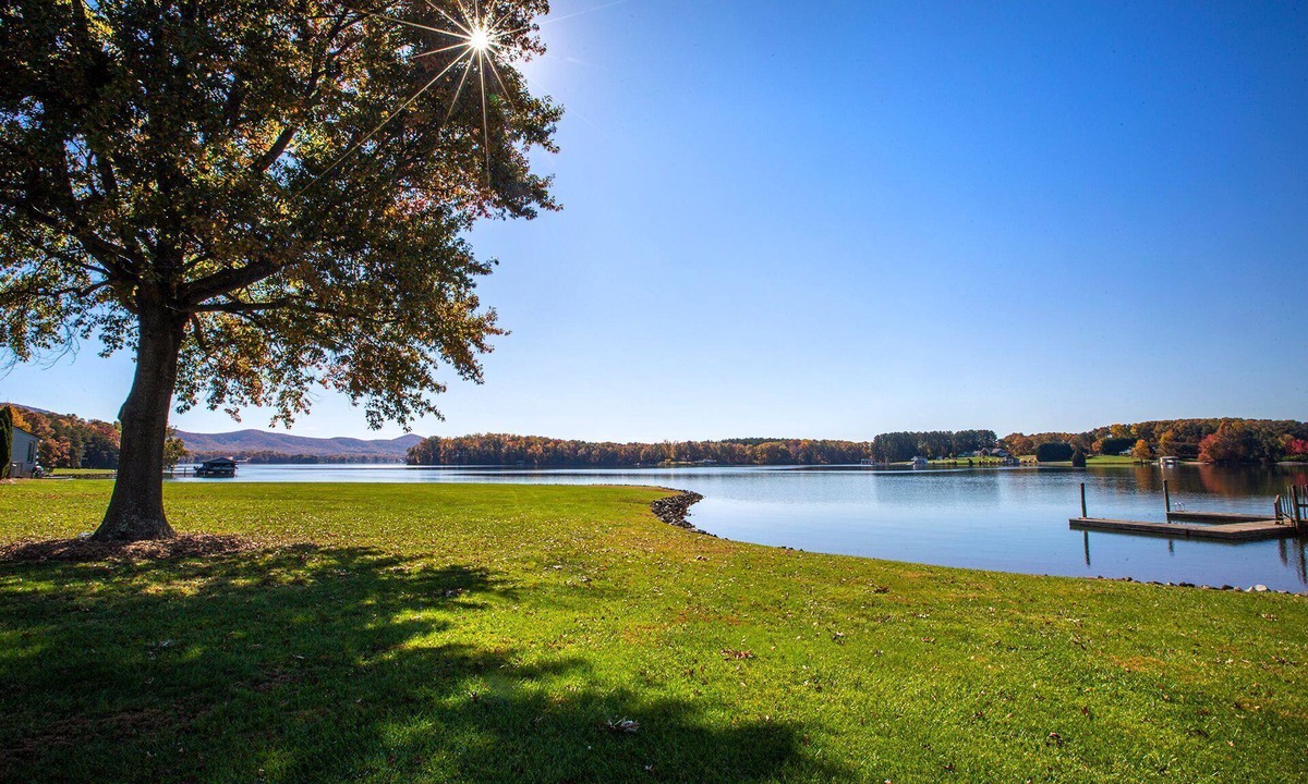 Smith Mountain Lake Cottage | Family Vacation Station - No Wake Lakefront Retreat on Smith Mountain Lake