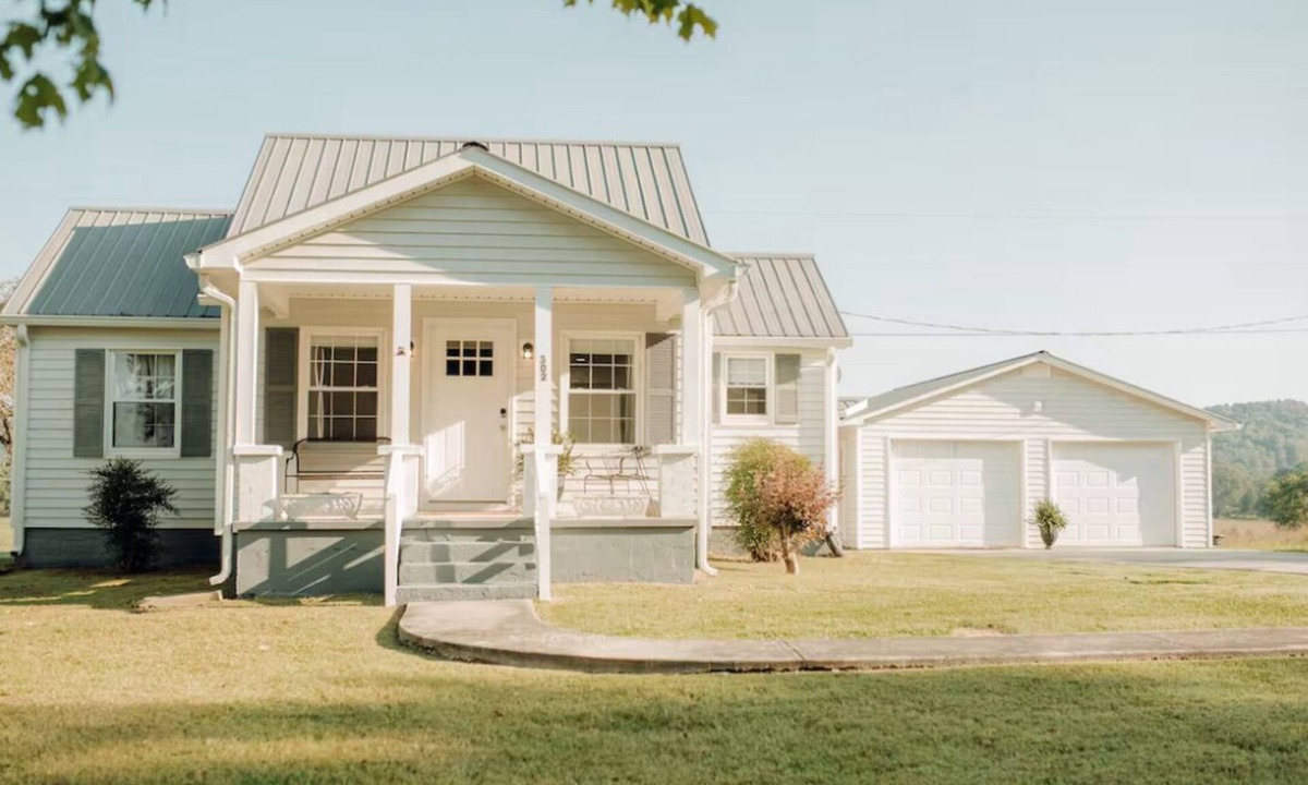 Livingston House | Farmhouse in Livingston