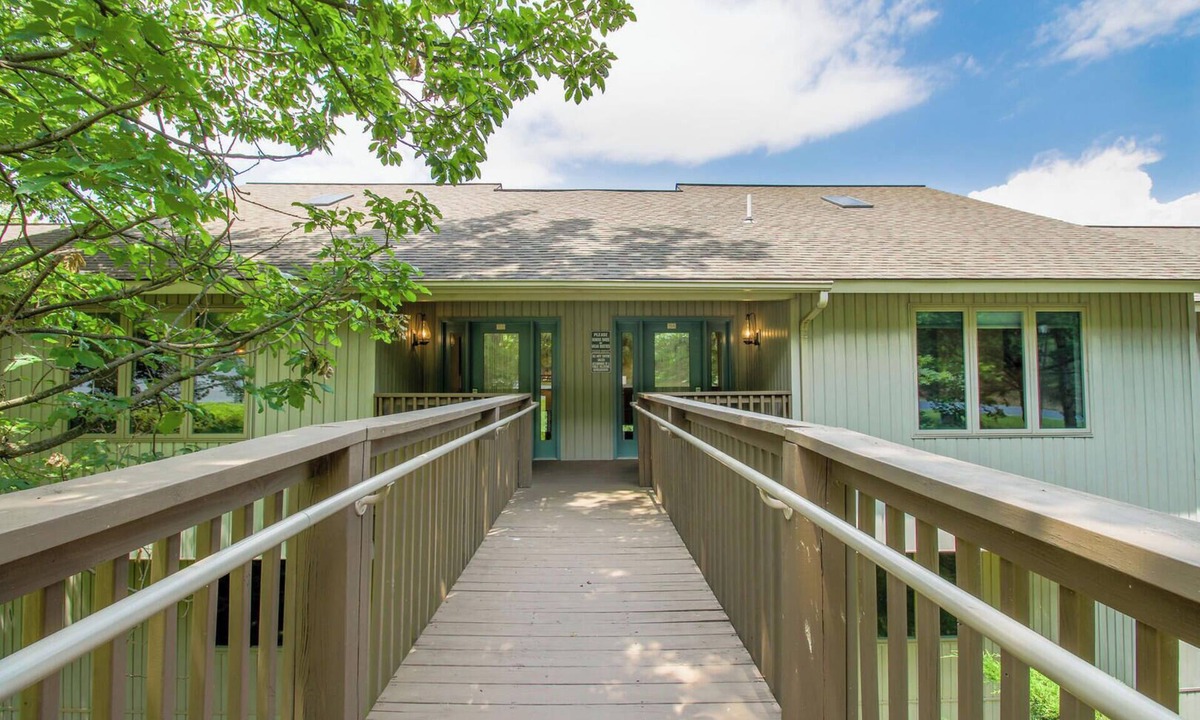 McGaheysville Condo | FINALLY! A mountaintop 4th of July vacation week at Massanutten. RESERVE NOW!