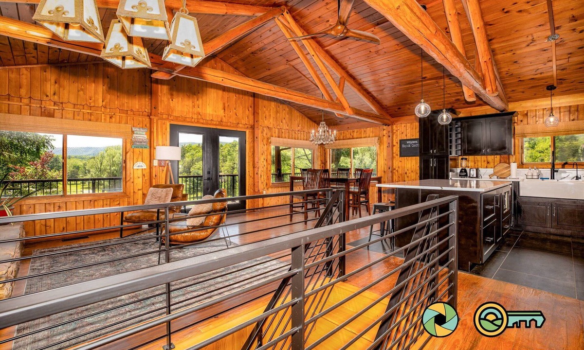Basye Cabin | Fireside Chat - rustic luxury w/golf course and mtn views