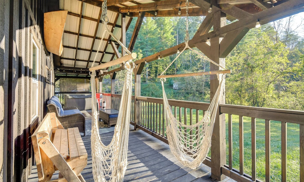 Campton Cottage | Fireside Evenings: Red River Gorge Gem w/Hot Tub