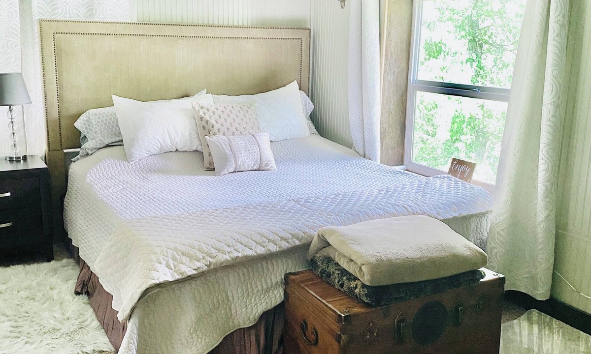 Union House | Fish, Kayak, Unplug at a Private Waterfront Escape in Union. Visit Ark Encounter