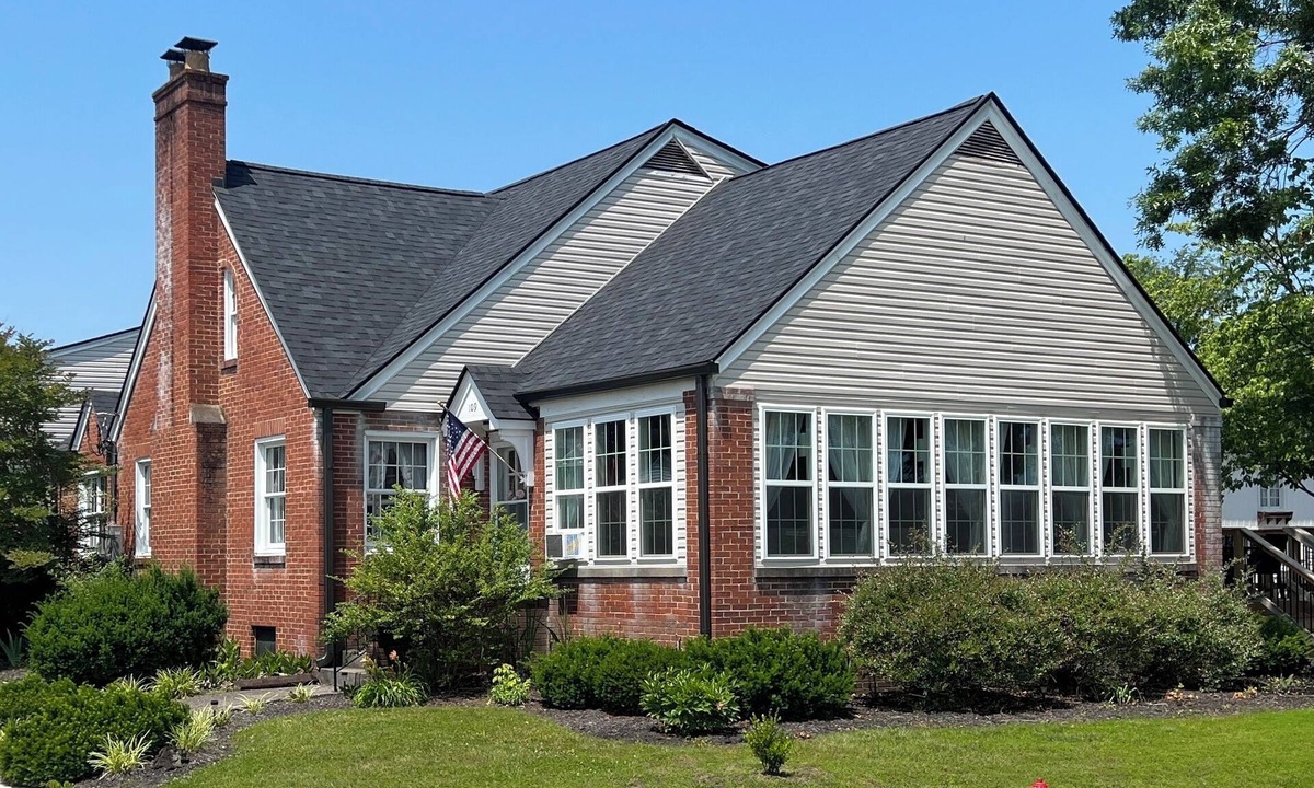 Cannon House | Forget your worries in this spacious 5-Bedroom Home in Downtown Barbourville.
