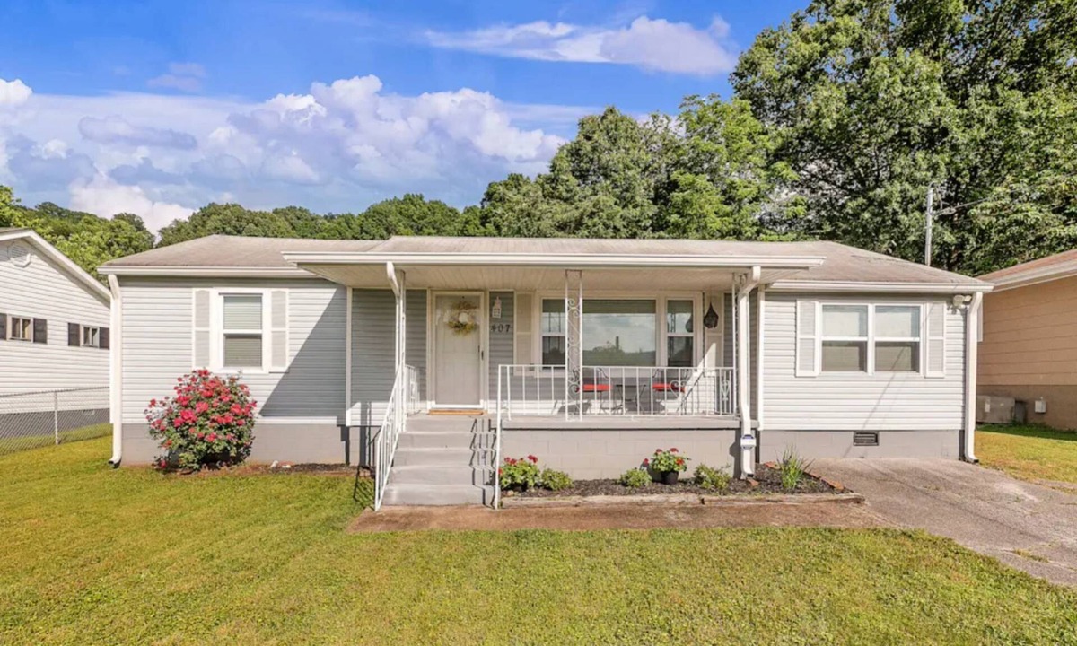 Rossville House | Free Ruby Falls Ticket & More- 5 miles to Chattanooga-Quiet Neighborhood, Dog-friendly w/Fence