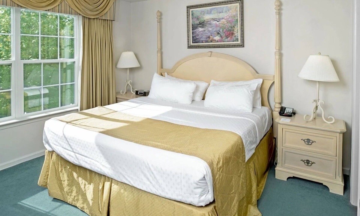 Berkeley Hotel | Fun-Filled Getaway with Pools, Mini Golf, Tennis, Volleyball & More