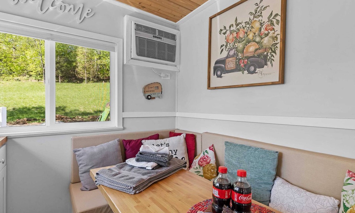 Lookout Valley Neighborhood Association House | Fun-Size Farmhouse w/ Pool 15 Min to Chattanooga