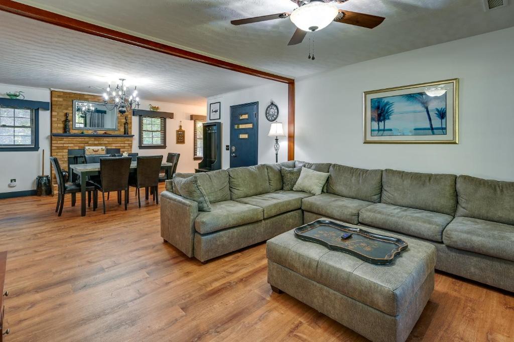 Olin House | Game Nights, BBQs & Family Fun: Union Grove Escape