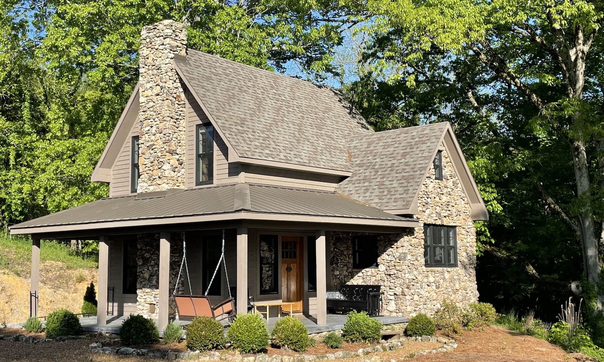 Lincoln County Cottage | Gate Cottage, private getaway in a stylish new home w/views, hiking and a creek.