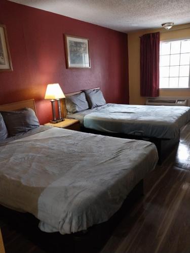 Jackson Apartment | Gated 2 Double Beds Hotel Room 218