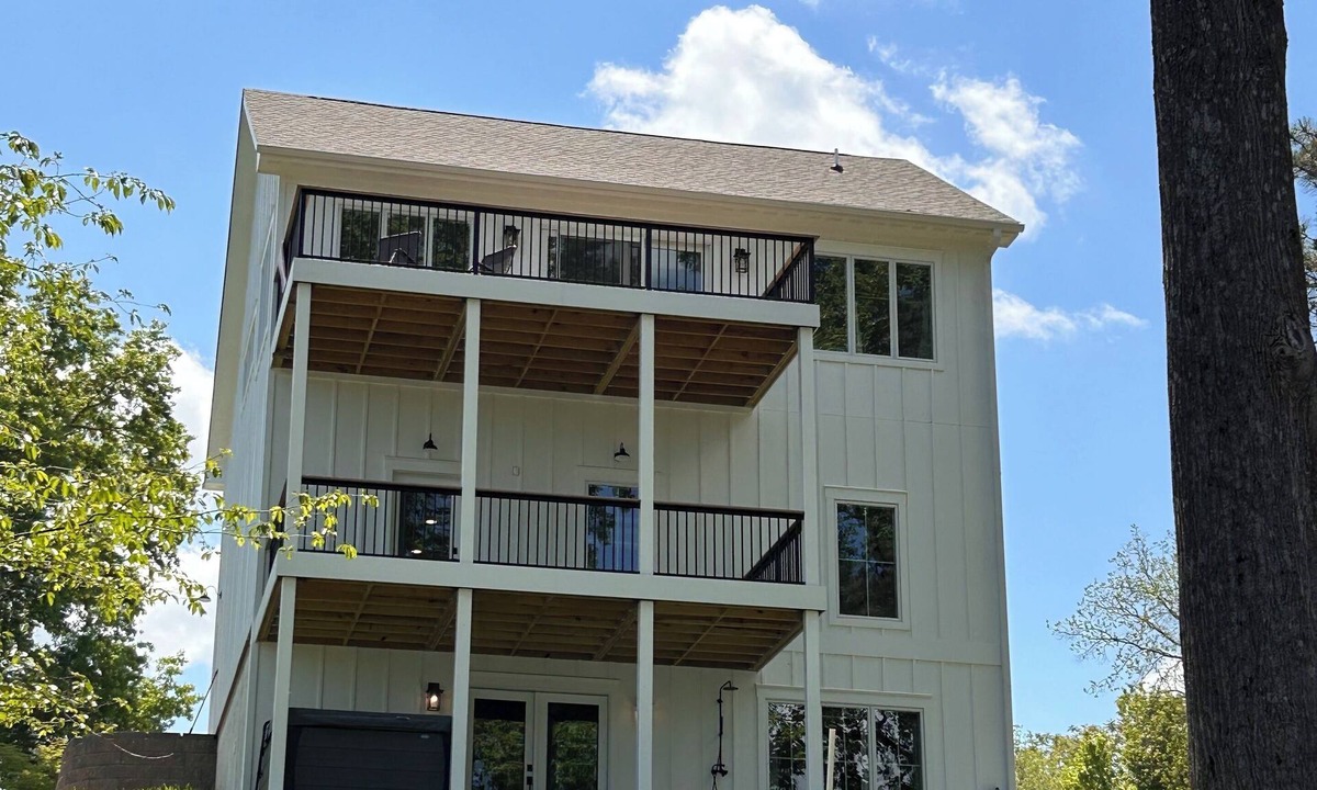 Goodview Cottage | Gated Lakefront Getaway, Hot Tub, Private Dock & Stunning Smith Mountain View’s